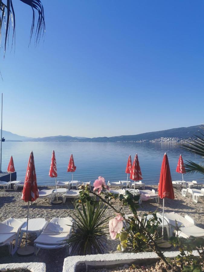 Hotel Azzurro ヘルツェグ・ノヴィ エクステリア 写真