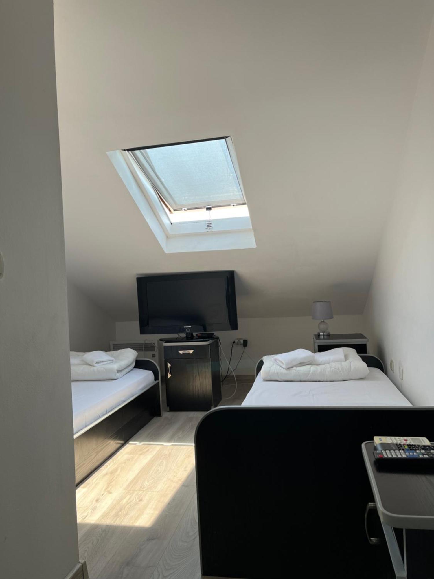 Hotel Azzurro ヘルツェグ・ノヴィ エクステリア 写真