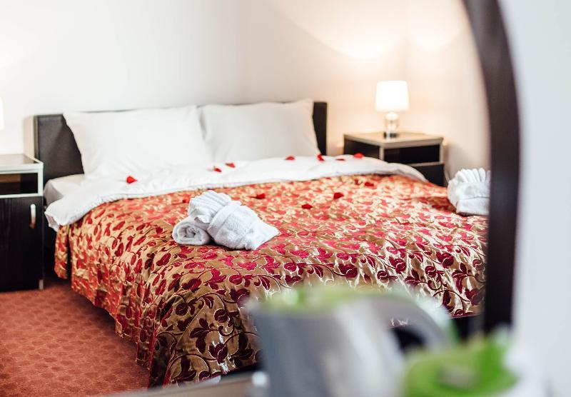 Hotel Azzurro ヘルツェグ・ノヴィ エクステリア 写真